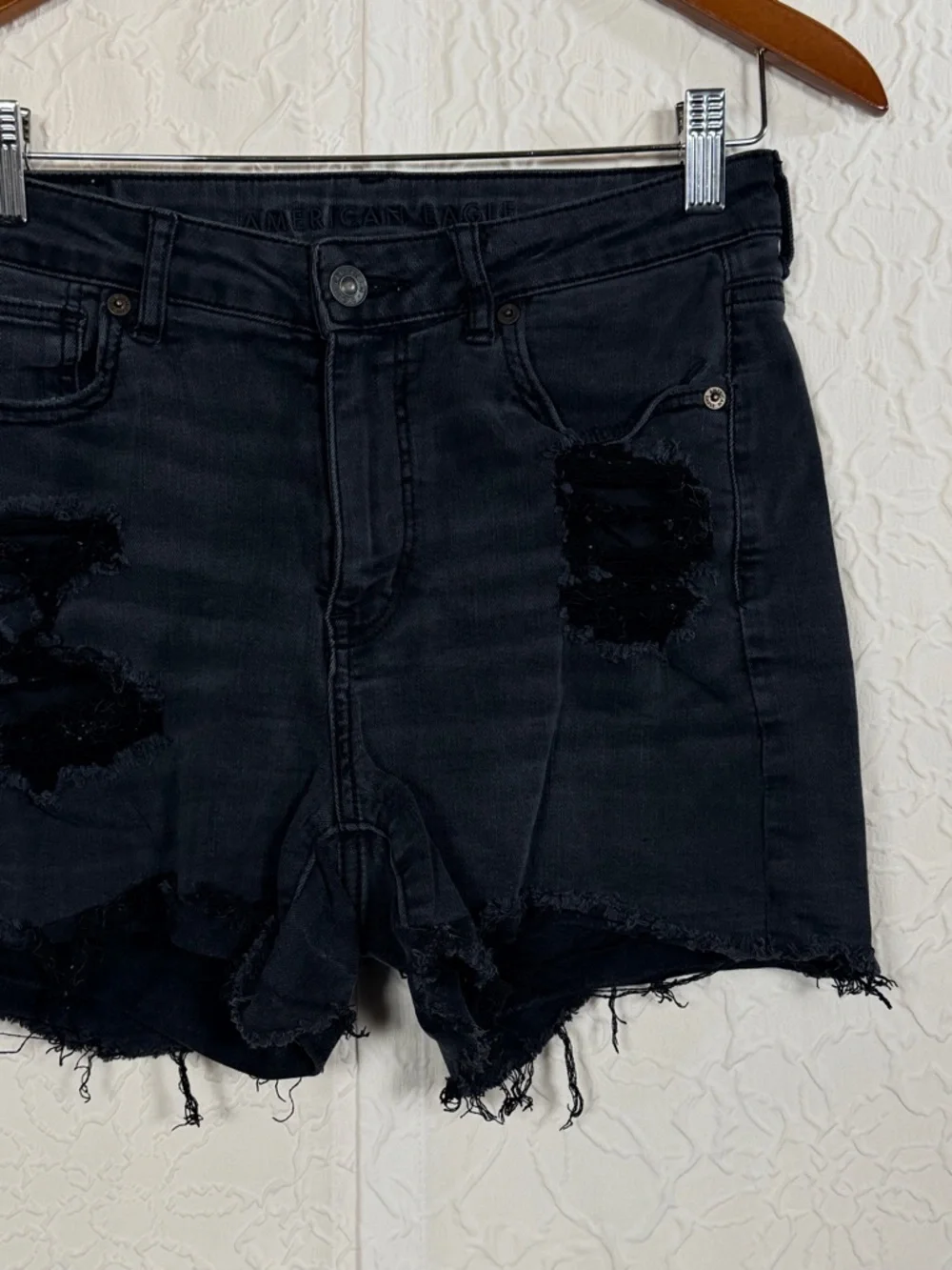 American Eagle Next Level Stretch Black Wash Distressed Jean Shorts Sz 8 - Picture 4 of 12